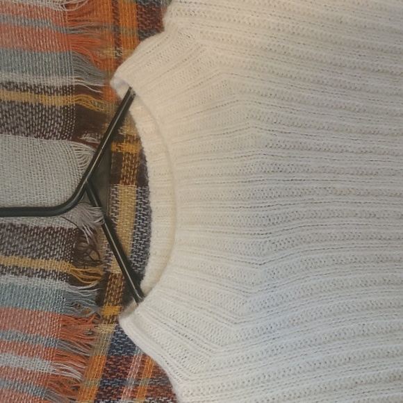 2/$8 ๐ Old Navy knit oversized medium sweater - Picture 4 of 5